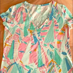 Lilly Pulitzer L t-shirt!!